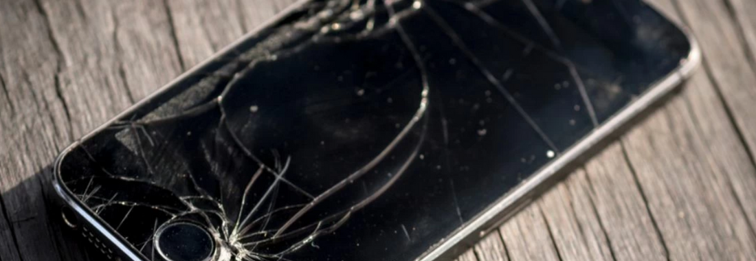 How to Protect iPhone 13 mini Screen from Dusts and Scratches?